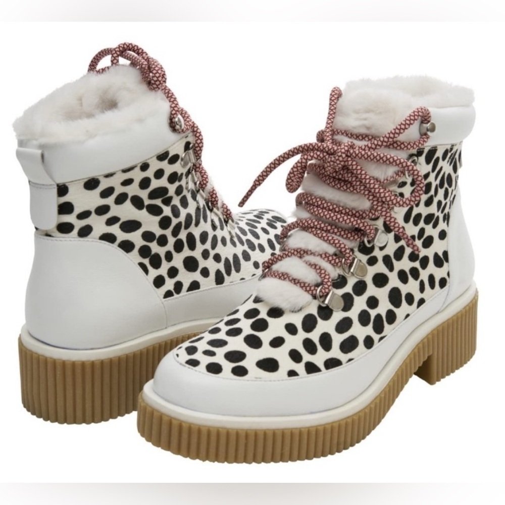 🎅🏽Vaneli Magma NWOT leopard print Booties Sz 7